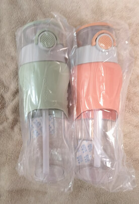 运动水杯