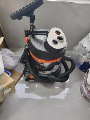 车载吸尘器