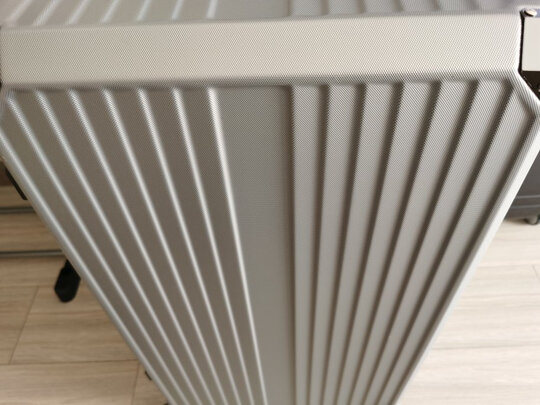 梵地亚行李箱怎么样市场乱不敢下手,吐槽我的感受