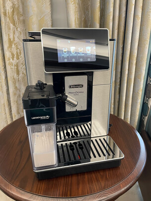 德龙（Delonghi）咖啡机 尊享系列 Soul 意式全自动咖啡机 咖啡豆适配 一键制作 欧洲原装进口 ECAM610.75.MB