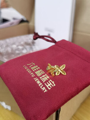 黄金耳钉