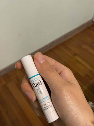 润唇膏