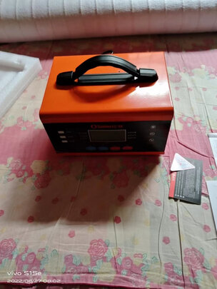 汽车电瓶充电器