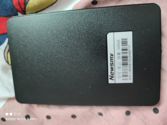 %title插图%num 纽曼(Newsmy)1TB 移动硬盘 星云塑胶系列 USB3.0 2.5英寸 星空黑 112M/S 海量存储