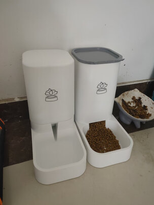 宠物自动喂食器