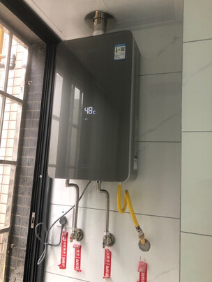 万家乐零冷水燃气热水器（天然气）增压大水量 玻璃屏 智能防冻 三巡航模式终身质保R11 JSQ30-16R11【16升】