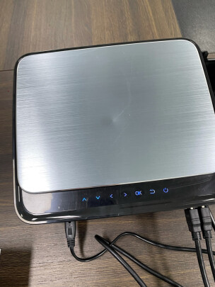 %title插图%num 联想(Lenovo)L5 投影仪家用 办公投影机 智能家庭影院(1080P高清 支持侧投 高流明度 无线同屏)