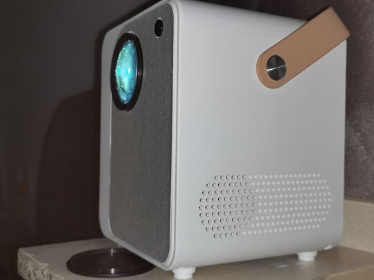 三,坚果p3s投影仪网友对比评测