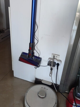 戴森SV10 DYSON V8 FLUFFY PLUS选购攻略需注意细节