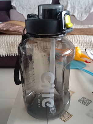 运动水杯