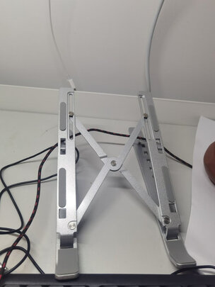 三,斯泰克z8笔记本电脑散热支架网友对比评测