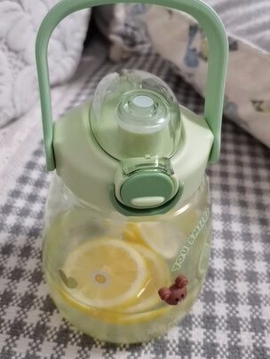 吸管水杯