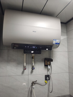 海尔（Haier）电热水器50升 扁桶家用一级能效储水式 超薄双胆变频速热洗智能APP预约PAD5 50升【3-4人】
