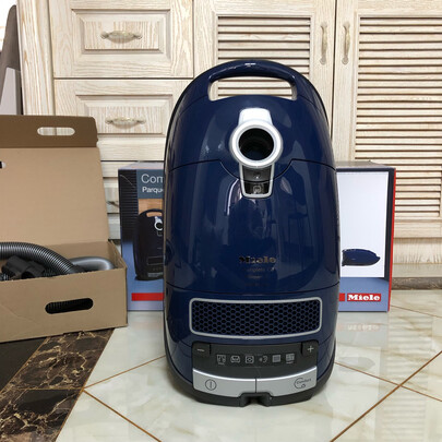 美诺（MIELE）吸尘器卧式家用大吸力 大功率 地板保护一机双刷 德国原装进口毛发防缠绕 C3海军蓝