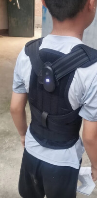 驼背矫正器