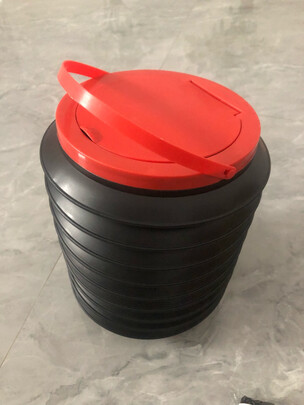 车载垃圾桶