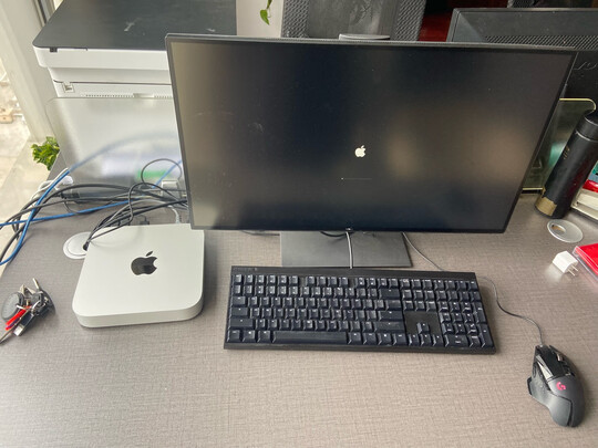 小巧精致,m1芯片快的不止一点,外壳金属很有质感,延续了苹果的风格