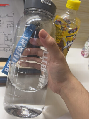 运动水壶