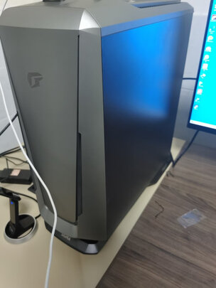 %title插图%num 七彩虹(Colorful)iGame M600幻境之眼水冷游戏台式电脑主机(12代i7-12700K 32G RTX3070Ti 500G+2TB)