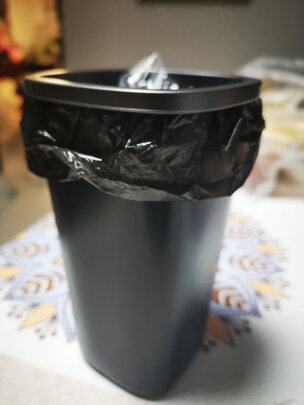 车载垃圾桶