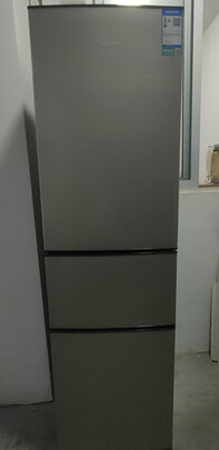 %title插图%num 海信(Hisense)205升三门冰箱三门三温区中门软冷冻 小型家用冷藏冷冻 节能省电低噪BCD-205YK1FQ