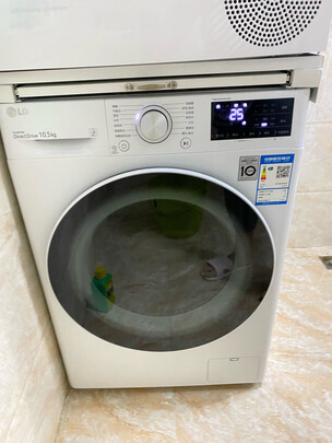 %title插图%num LG 纤慧系列 10.5公斤滚筒洗衣机全自动 AI变频直驱 95℃高温煮洗 30分钟快洗 白色FLX10N4W