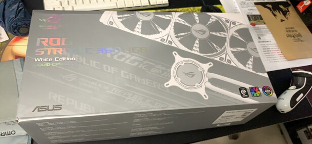 华硕(ASUS)ROG STRIX雪鹰850W白色金牌全模电源支持30显卡/双路供电/10年质保/金牌/全日系电容/定制化贴纸