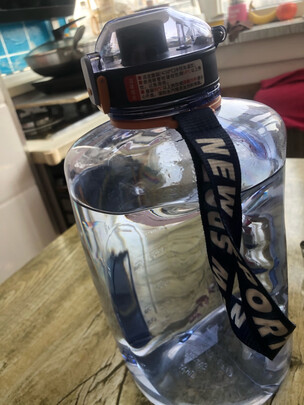 运动水杯
