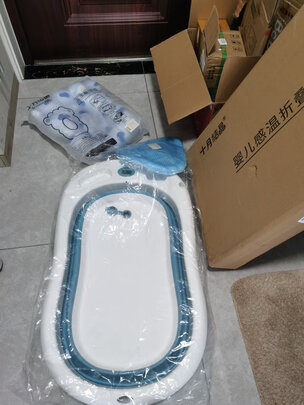 婴儿洗澡盆