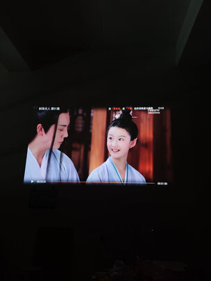 %title插图%num 大眼橙X11投影仪家用 投影机办公教学 家庭影院(2300ANSI 1.3倍光学变焦 自动梯形校正 京东小家智能生态)