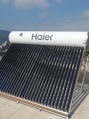 %title插图%num 海尔(Haier)太阳能热水器家用一级能效 专利聚热环 定时上水 自动上水智能控制器 光电两用电辅助 I6旗舰款18管-140升(适用3-4人)