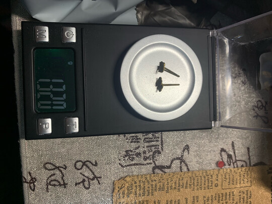 黄金耳钉