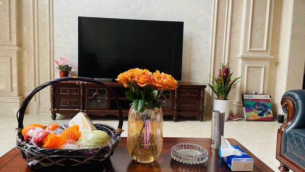 三星（SAMSUNG） 85英寸量子点4K超清大屏智能网络液晶平板电视机 QA85Q70AAJXXZ
