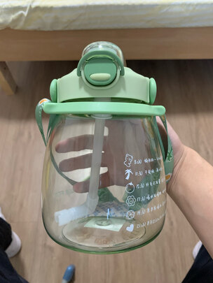 吸管水杯