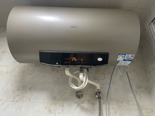 海尔（Haier）家用电热水器3300W速热扁桶纤薄双胆镁棒免更换健康杀菌 EC5003-BOOK(U1) 空间大师