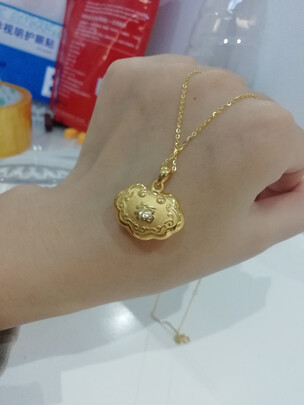 黄金吊坠