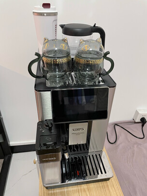 德龙（Delonghi）咖啡机 尊享系列 Soul 意式全自动咖啡机 咖啡豆适配 一键制作 欧洲原装进口 ECAM610.75.MB