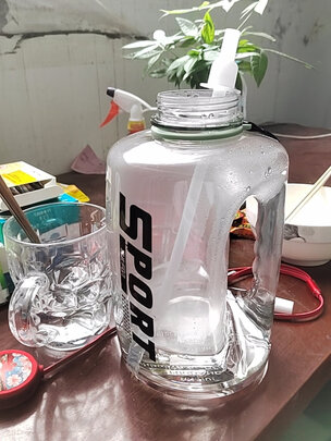 运动水杯