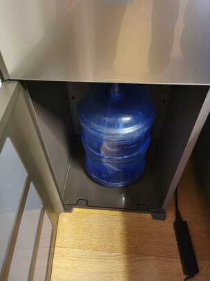 饮水机