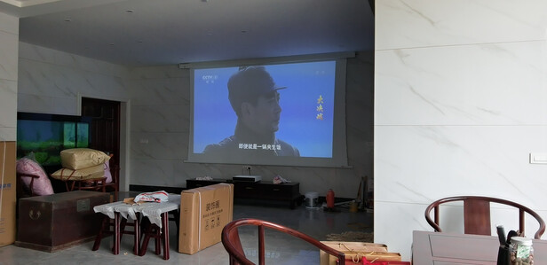 峰米 激光电视 Cinema 2 家庭影院投影仪家用投影机（含100英寸菲涅尔柔性屏 2200ANSI流明 4K高清 超短焦）