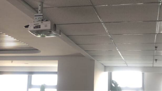 明基（BenQ）E500S 智能投影仪 投影机 投影仪办公（标清XGA 3300流明 无线投影 白天直投 视频会议）