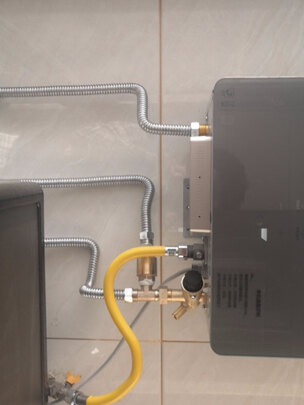 海尔（Haier）16升双增压零冷水燃气热水器天然气本机语音大水量磁化抑垢洗晶彩JSQ30-16WN7S(12T)U1