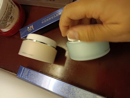 保湿面霜
