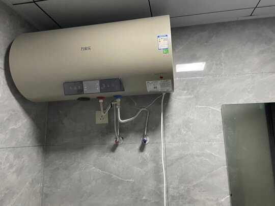 电热水器