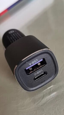 车载充电器