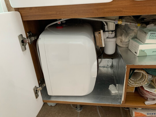 电热水器