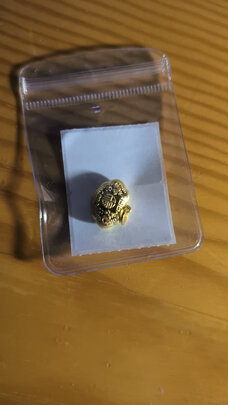 黄金吊坠