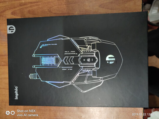 英菲克PG1游戏鼠标对比G 102 LI HTSYNC到底区别有吗？哪个灵敏度更加高？哪个十分酷炫 