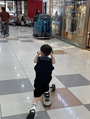 儿童滑板车