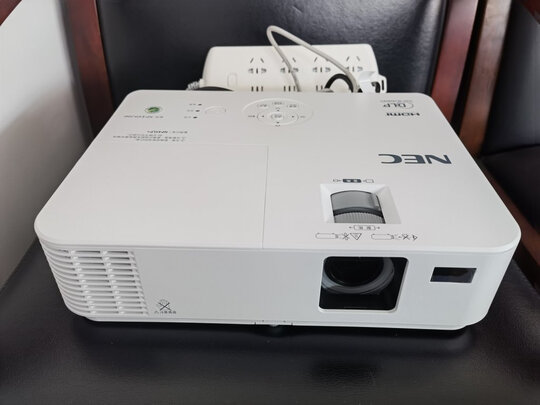 %title插图%num NEC NP-CD1200投影机商务办公家用教育投影仪 (3300流明 )白天直投